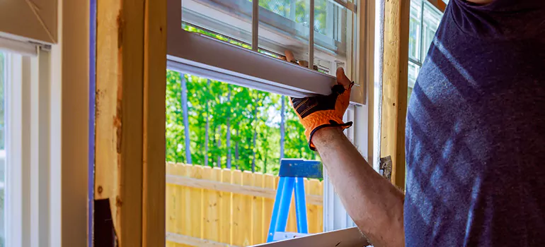 >Bay Window Curtain Rail Track in Tarpon Springs, FL
