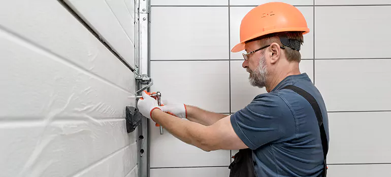 Garage Door Repair in Tarpon Springs